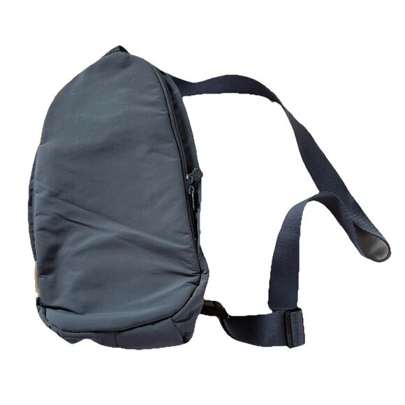 Oak and Reed Sling Crossbody Travel Hiking Bag Gray Inner Pockets Adjustable - Picture 1 of 12
